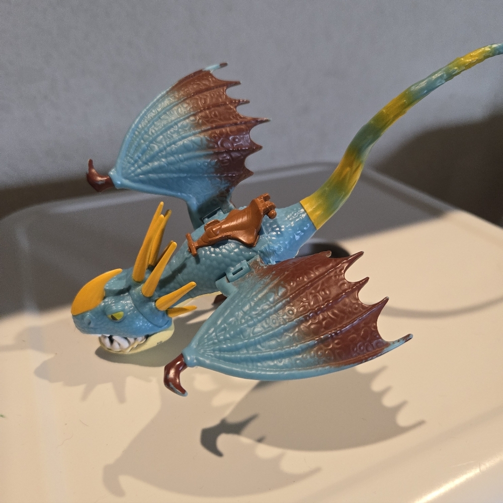 2018 Dreamworks How To Train Your Dragon Figure Toy.